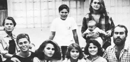 Jeffrey Weisberg wife Arlyn Phoenix with her family.
